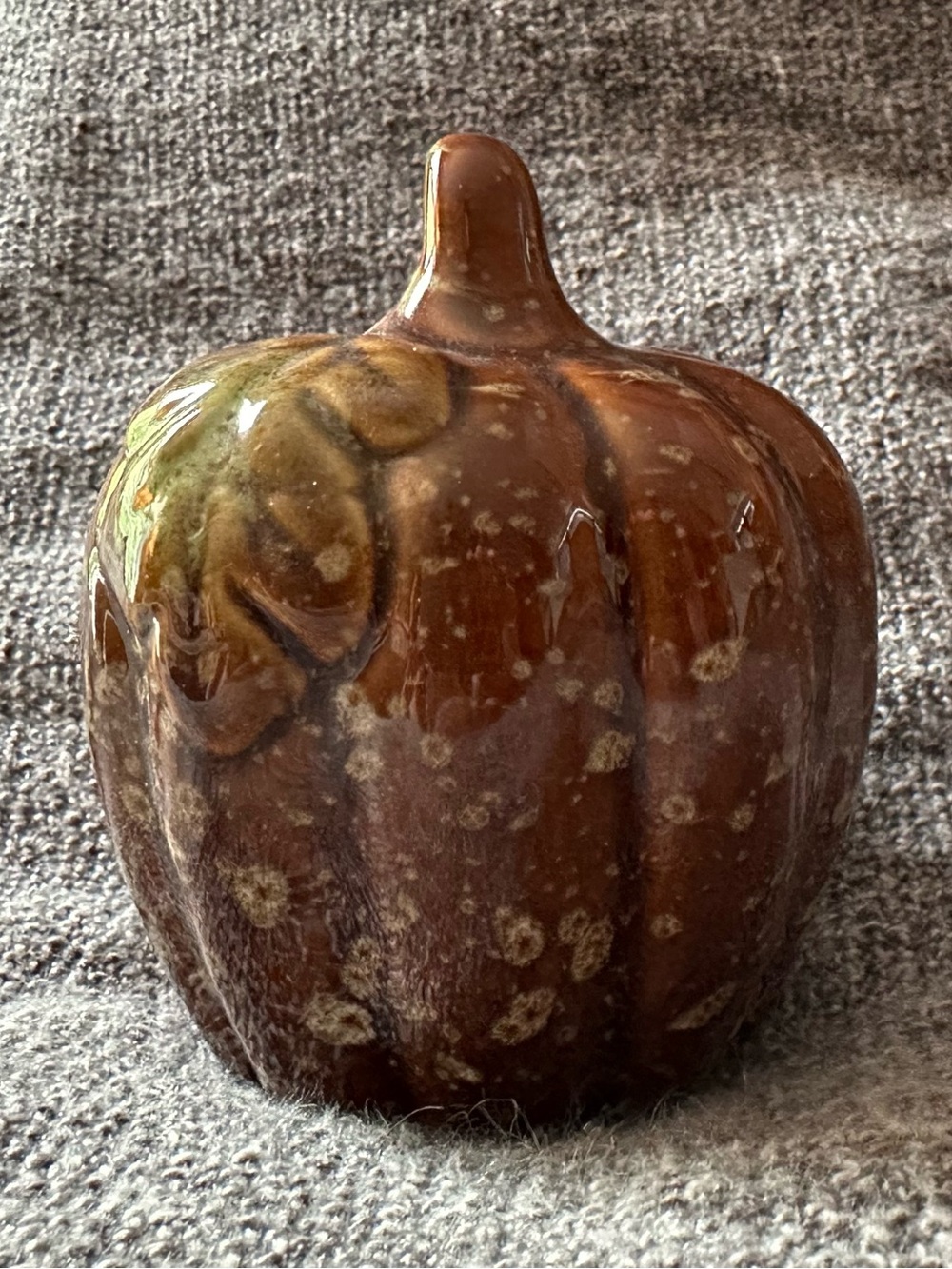 Small ceramic pumpkin • in like new condition • fall • decor